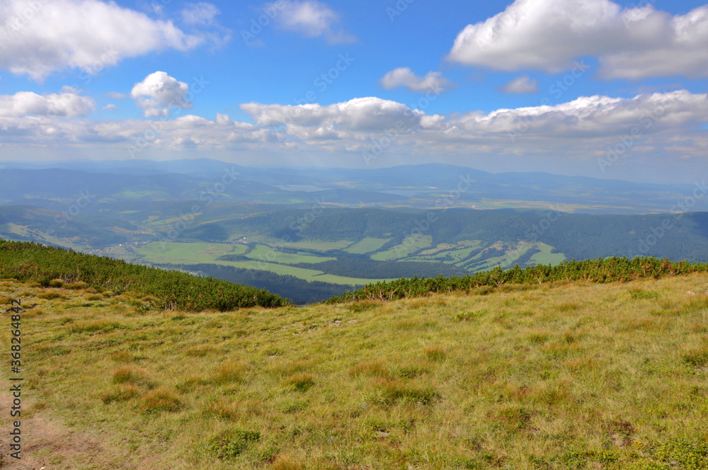Rozległa panorama z podejścia na szczyt Banówki, tatry Zachodnie Rozległa panorama z podejścia na szczyt Banówki, tatry Zachodnie