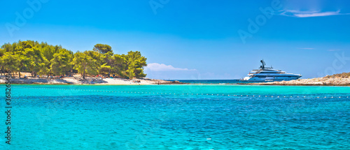 Fototapeta Naklejka Na Ścianę i Meble -  Pakleni Otoci arcipelago beach and superyacht panoramic view