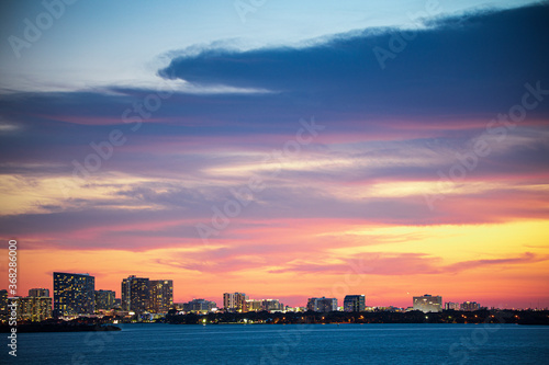 city downtown miami azul color  puesta del sol sunrise