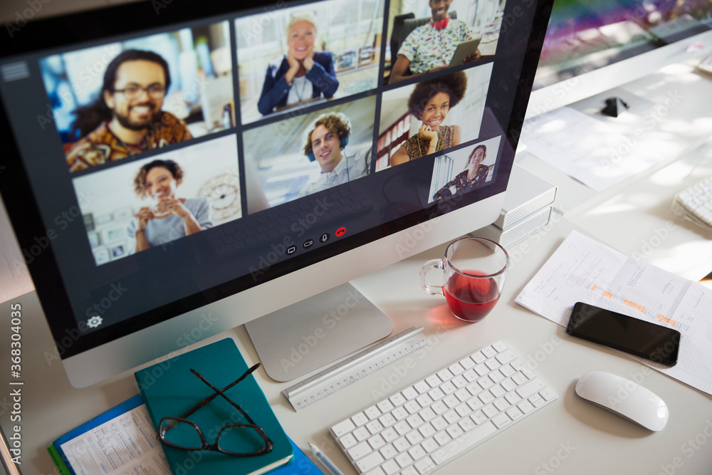 © Tom Merton/Caia Image - Colleagues video conferencing on computer screen © Tom Merton/Caia Image - Colleagues video conferencing on computer screen