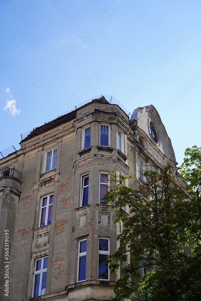 Verwittertes Jugendstilhaus in Poznan