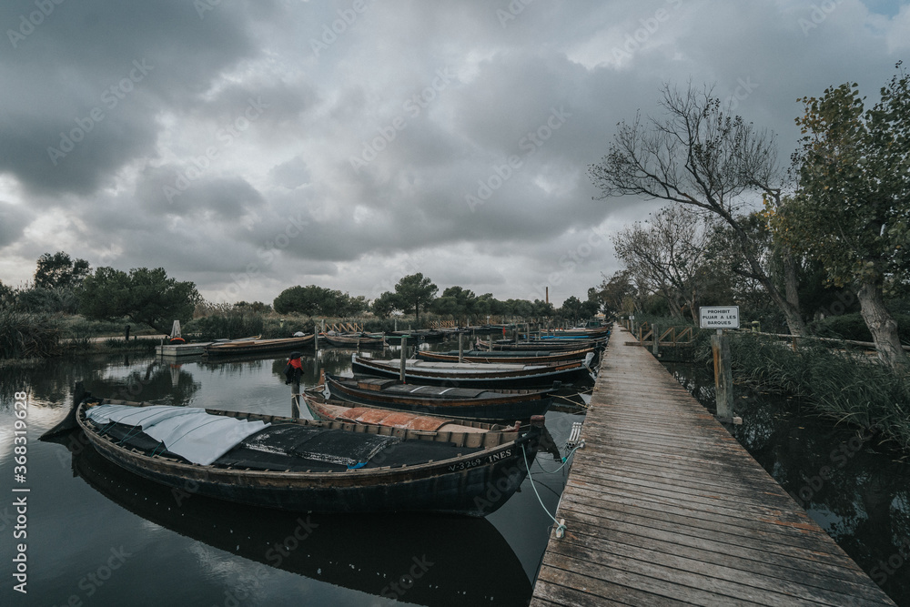 Cielo desde la horilla de la albufera en valencia Cielo desde la horilla de la albufera en valencia