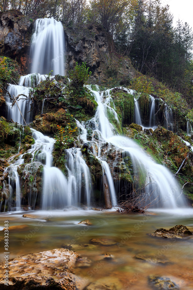 Fototapeta premium Piękny wodospad