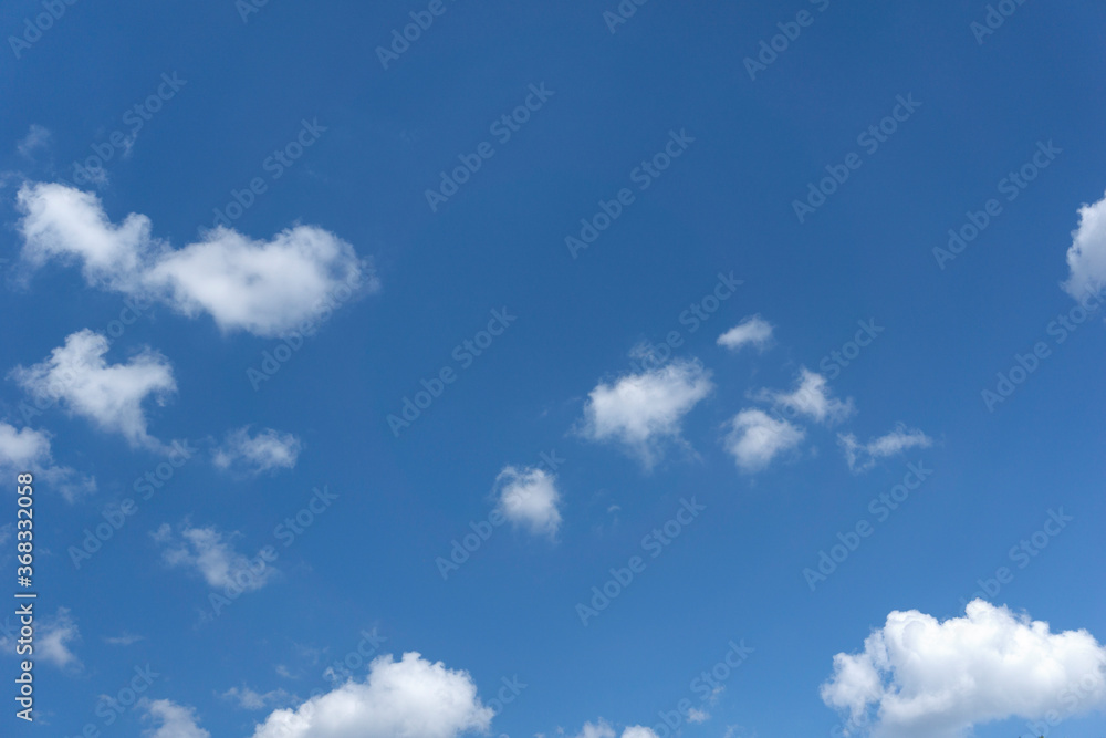 Naklejka premium blur sky and clouds background