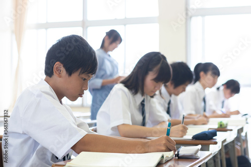 中学生の授業風景