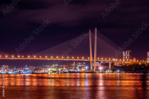 Night landscape with views of the Golden bridge