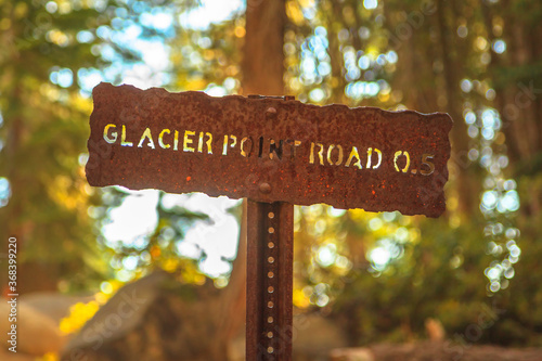 Canvas Print Road sign of Glacier Point road in Yosemite National Park, California, United States