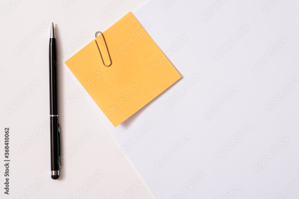 Blank paper memo with clip on white background
Blank paper memo with clip on white background