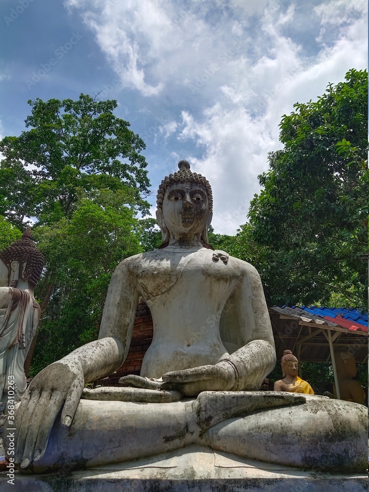 statue of buddha