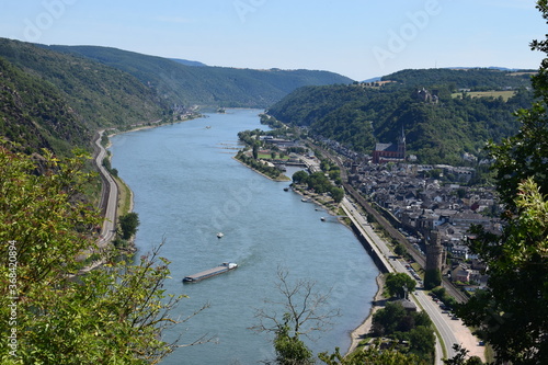 Blick ins Rheintal auf Oberwesel photo