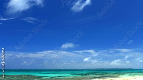 Wallpaper Mural 南国の流れる雲 Torontodigital.ca