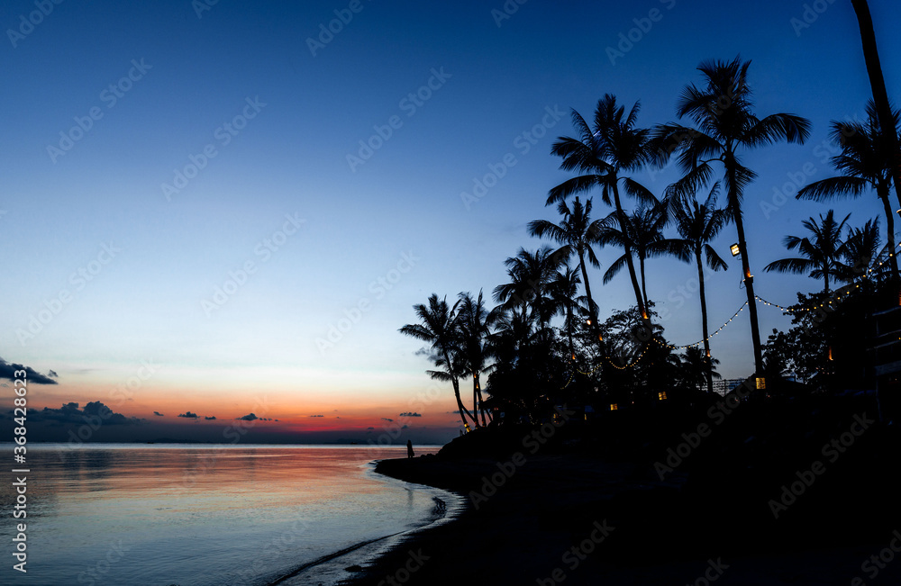 Fototapeta premium Sunset at Baan Tai Beach, Koh Phangan, Thailand 