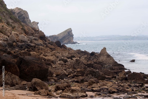 Acantilado y rocas