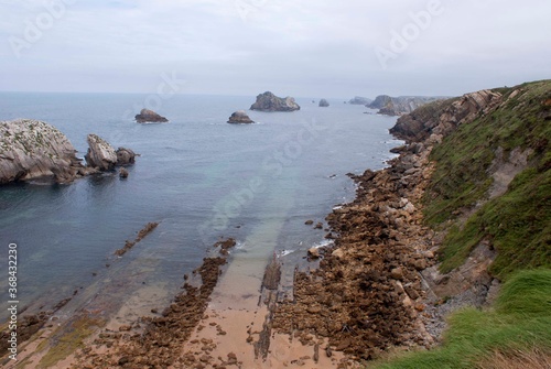 Acantilado  y rocas