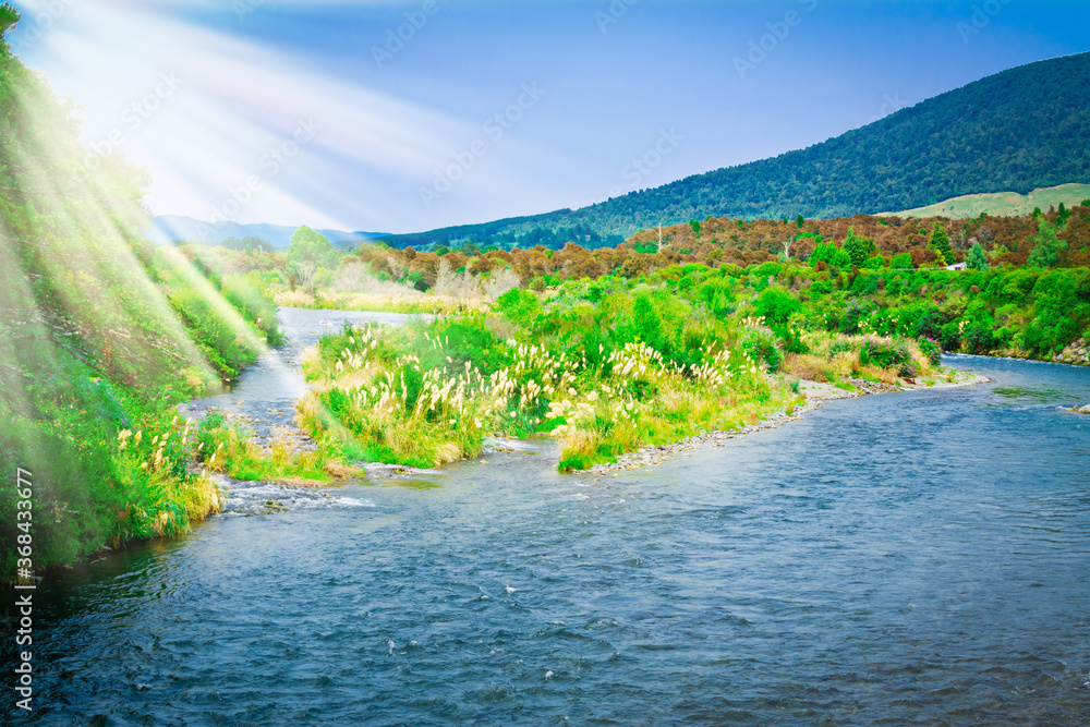 Naklejka premium Tongariro River on a sunny summer day