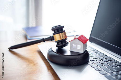 Quadro su tela Mortgage auction