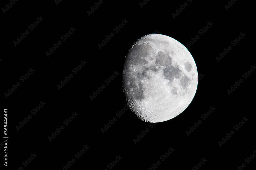 Obraz premium Half moon in the black sky.