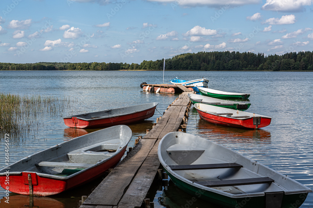 Boats and boat moorings on the lake