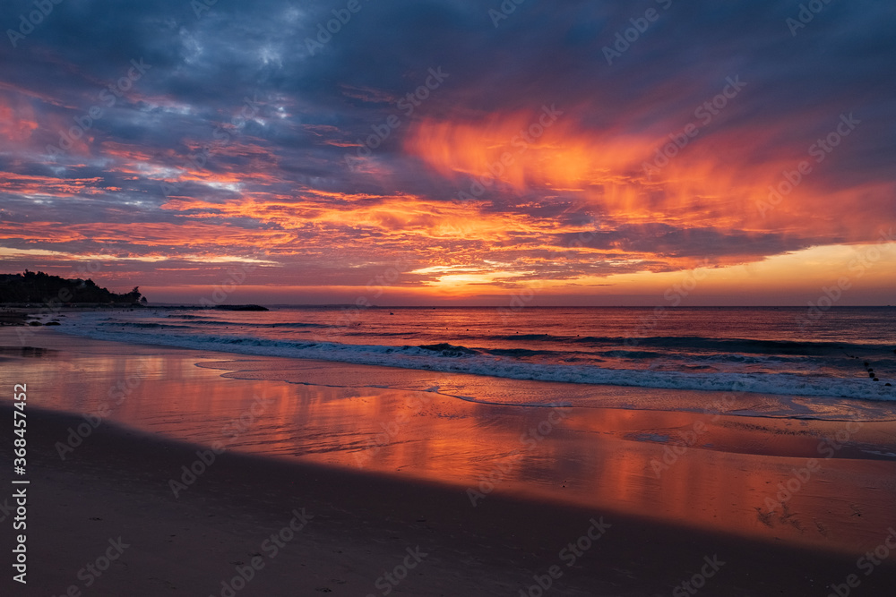 Obraz premium Sunrise on the Beach of Phan Thiet, Vietnam