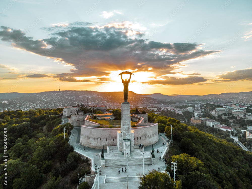 Naklejka premium Freedom statue, Budapest, Hungary