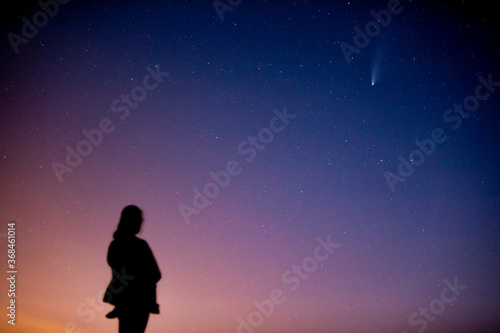 Cometa Neowise al atardecer