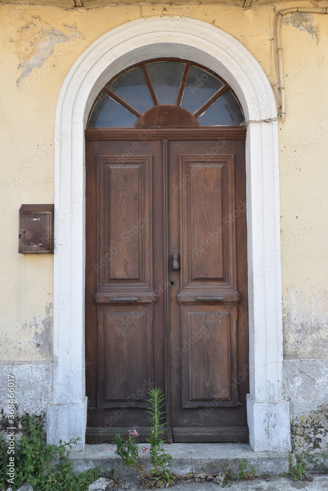 Vielle porte de maison en Corse Vielle porte de maison en Corse