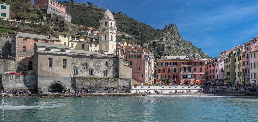 Vernazza, 4th village in row (from Riomaggiore) of 5 old medieval towns of Cinque Terre on Ligurian coast, view of Vernazza small harbor & marina from trail to Monterosso, La Specia, Liguria, Italy.