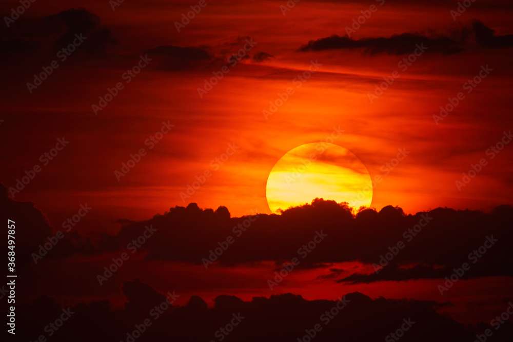 Obraz premium Sun setting, excellent backdrop