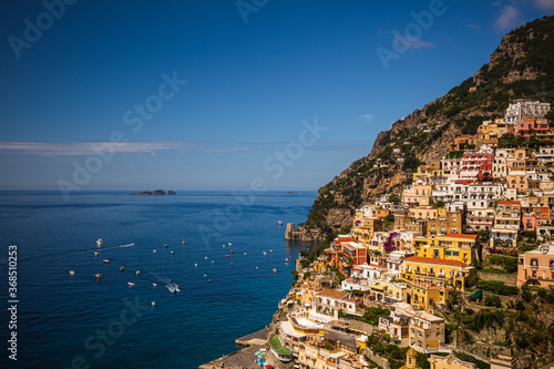 Fototapeta Naklejka Na Ścianę i Meble -  Picturesque city of Positano in Amalfi Coast, Campania, Italy