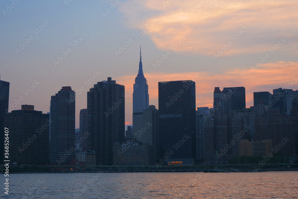 Naklejka premium landscape of manhattan mid town sunset 