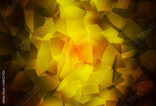 Dark Red, Yellow vector shining triangular layout.