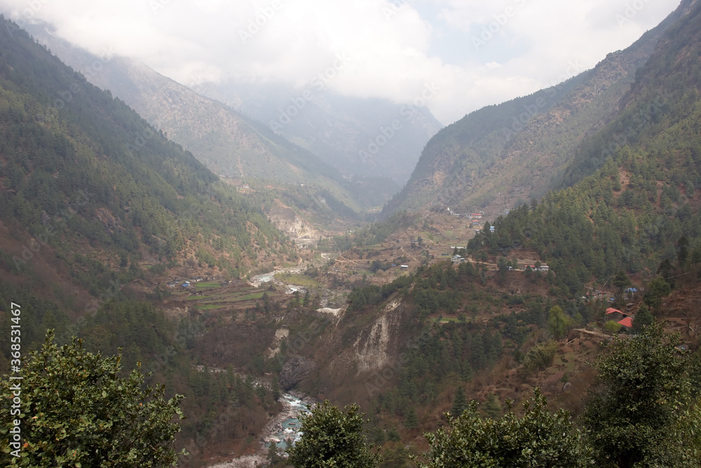 Dudh Kosi valley, Everest trail in Himalayas, Nepal - obrazy, fototapety, plakaty 