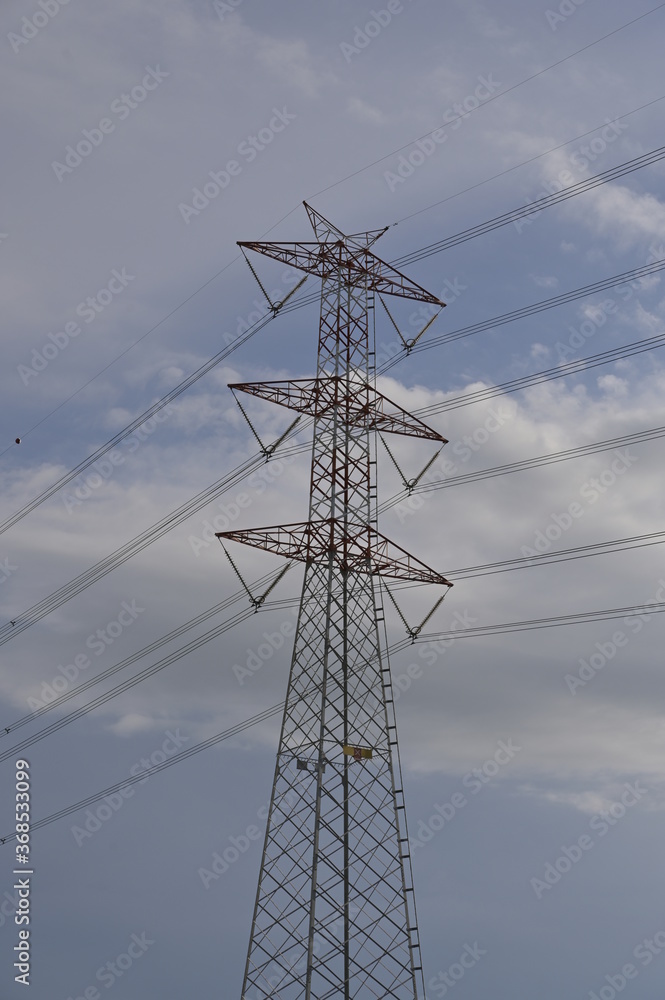 Connessioni elettriche, energia, traliccio alta tensione Connessioni elettriche, energia, traliccio alta tensione