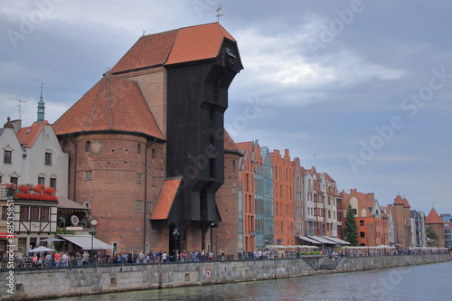 Brama Żuraw w Gdańsku - zabytkowy dźwig portowy i jedna z bram wodnych Gdańska, mieszcząca się nad Motławą.