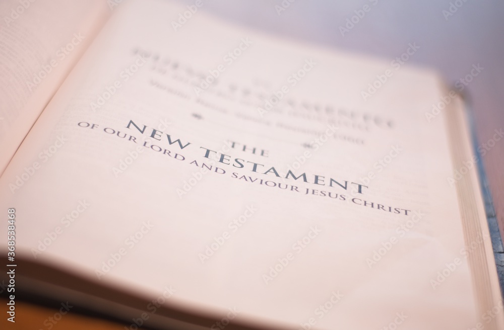Obraz premium Holy Bible Christian Book Old testament bilingual version