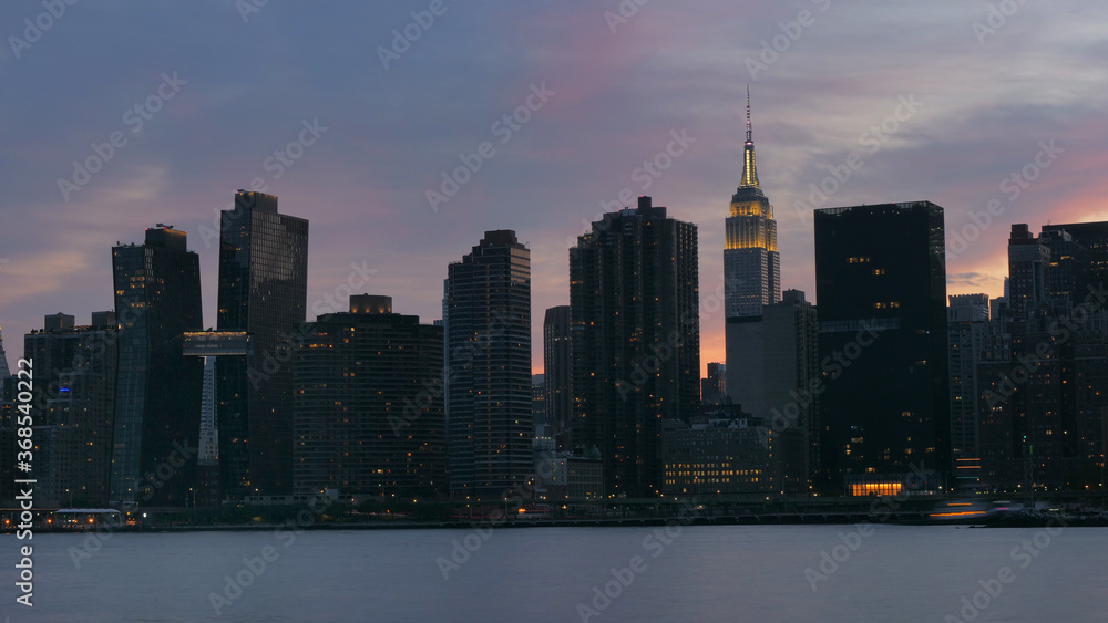 Obraz premium landscape of mid town manhattan NYC evening time 