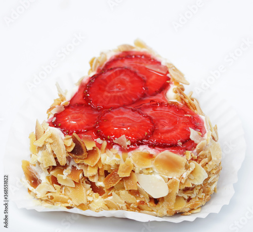 strawberry cake photo