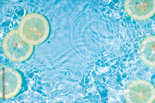 Sparkling ripples of lemonade from summer ice