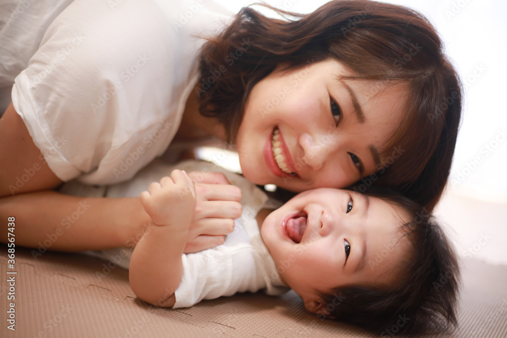 笑顔の親子 笑顔の親子