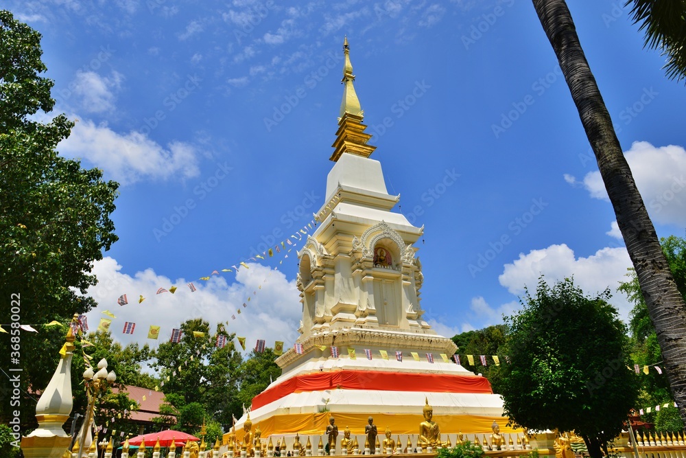 Naklejka premium Ancient Phra That Bang Phuan pagoda, NongKhai province Thailand.