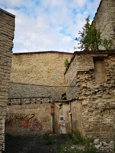 old abandoned house photo