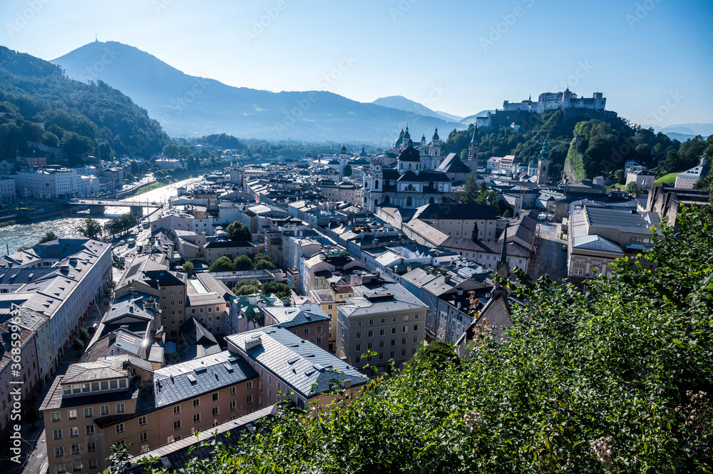 Naklejka premium Panorama Stadt Salzburg Altstadt mit Festung