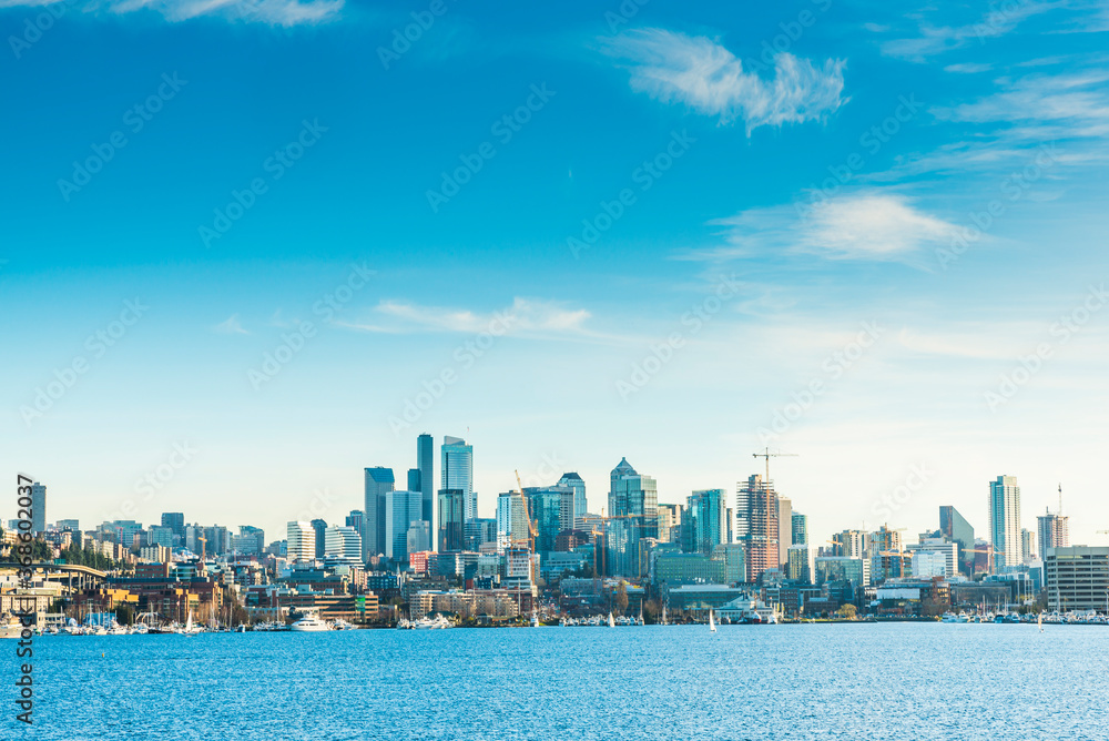 Naklejka premium Seattle cityskyline over Lake Union on sunny day,seattle,washington,usa..