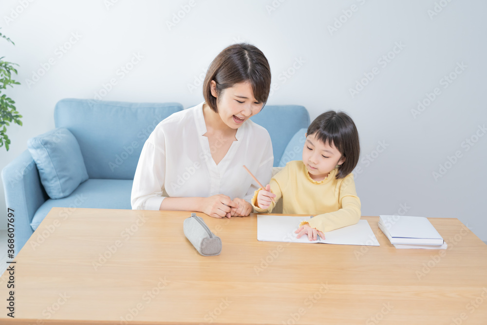 アジア人　子供　勉強　ポートレート