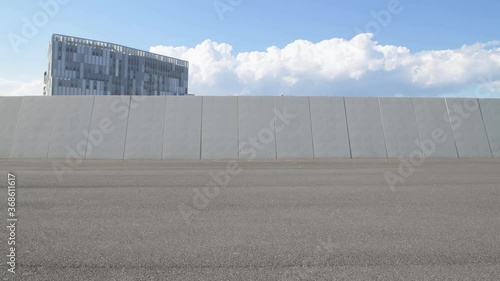 sportsman running from right to left in the city