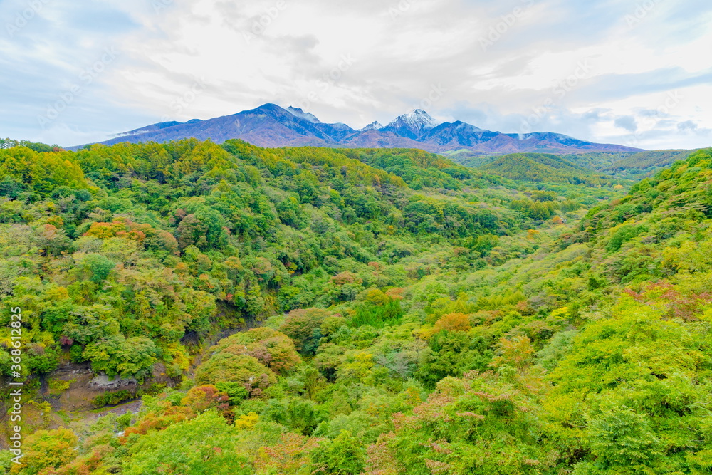 Obraz premium 清里大橋から眺める八ヶ岳連峰、山梨県北杜市清里にて