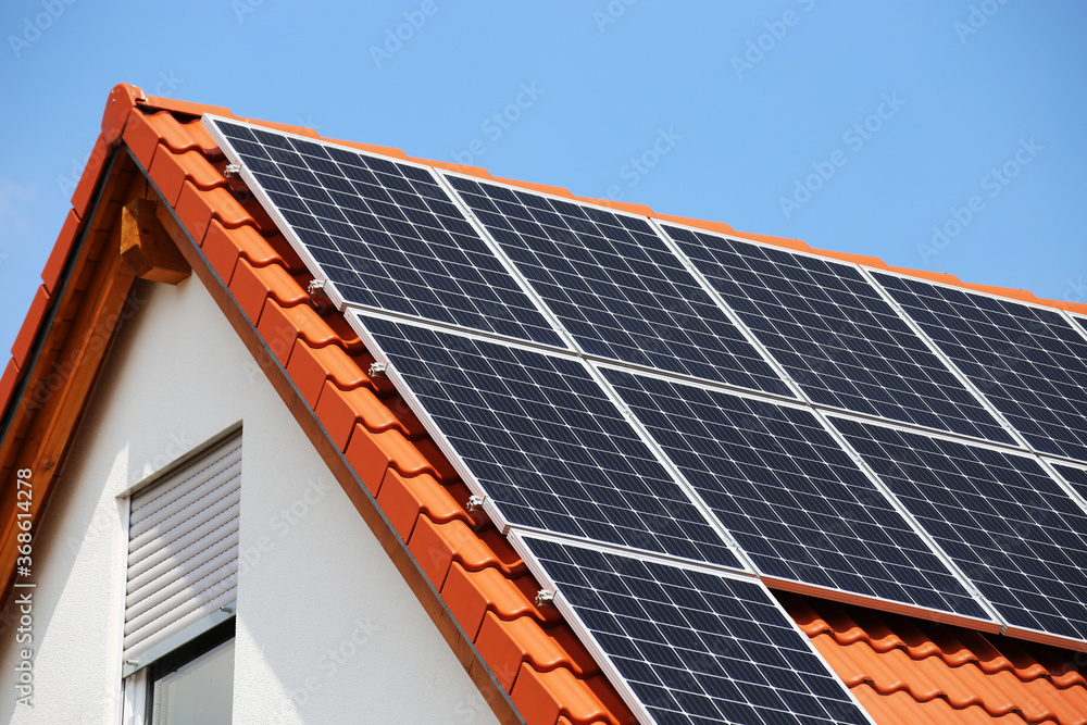 Einfamilienhaus mit Solaranlage bzw. Photovoltaikanlage Einfamilienhaus mit Solaranlage bzw. Photovoltaikanlage
