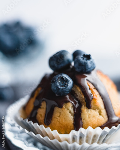 Obraz na plátně Waniliowe muffiny z borówkami.