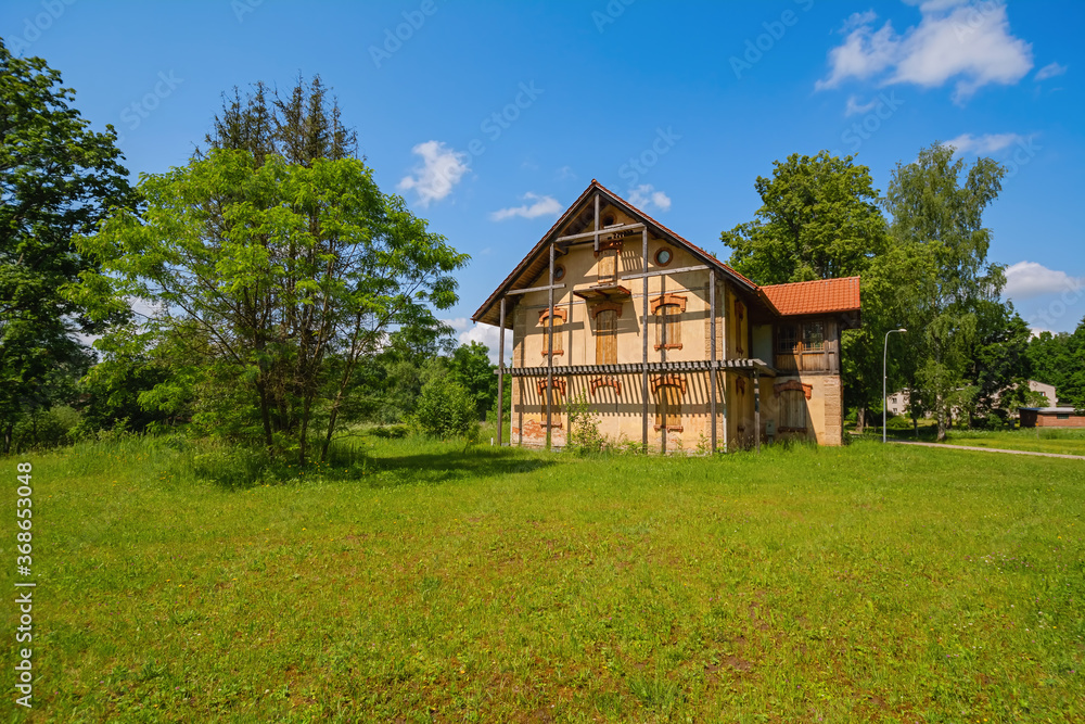 Obraz premium Abandoned rural house