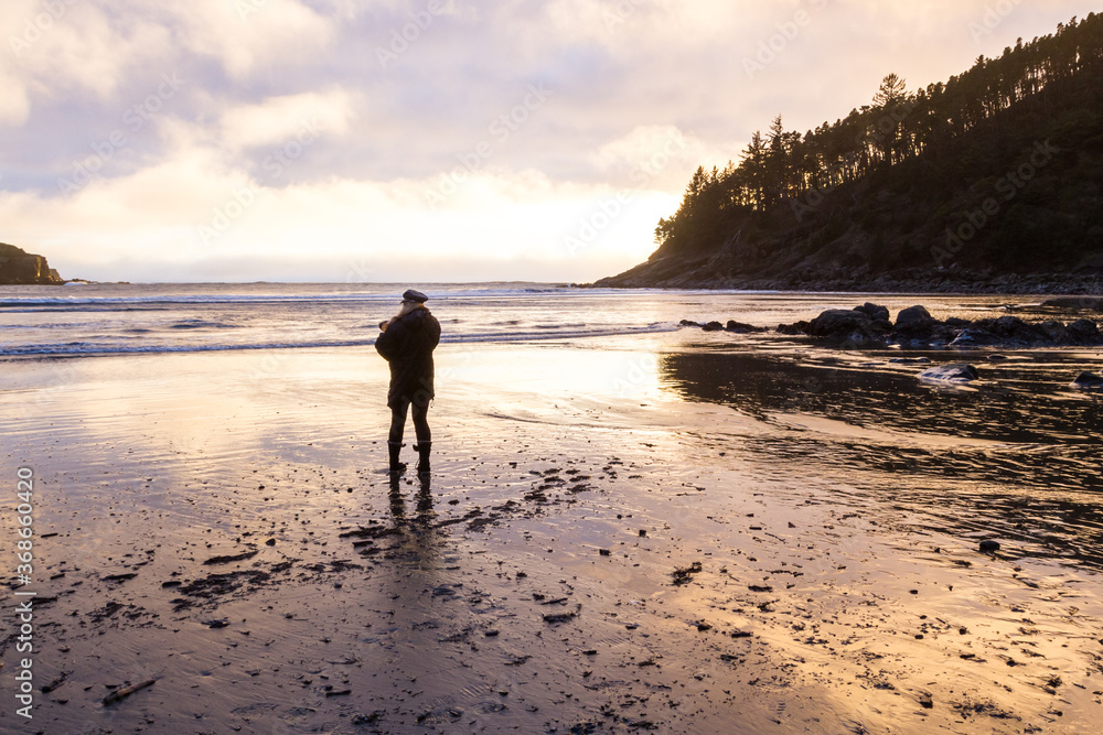 Naklejka premium Enjoying the Sunset